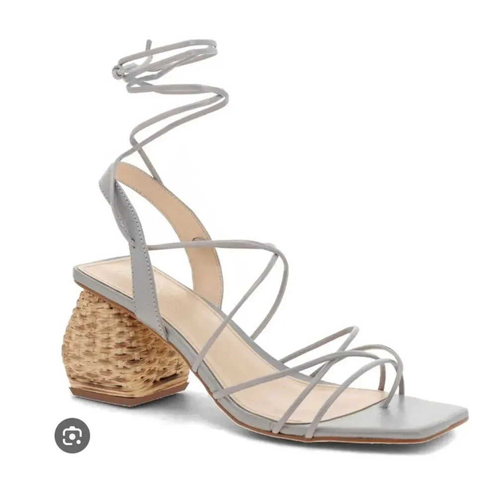 Flux Regana Strappy Woven Cane Block Heel Size 7 NEW Gray